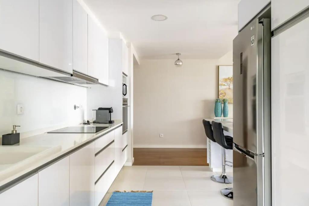 Luxury Poolside View Apartment フンシャル エクステリア 写真